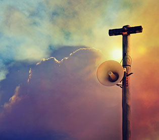 Tall pole with airhorn Tall pole with airhorn