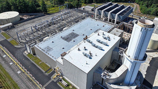 Natural gas plant providing reliable baseload power generation